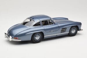 Mercedes 300 SL W198 Gullwing Light Blue Metallic Minichamps 1:18 110037220 Metall — bild 3 av 8