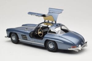 Mercedes 300 SL W198 Gullwing Light Blue Metallic Minichamps 1:18 110037220 Metall — bild 5 av 8