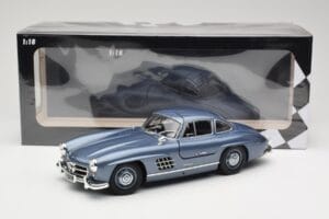 Mercedes 300 SL W198 Gullwing Light Blue Metallic Minichamps 1:18 110037220 Metall — bild 8 av 8