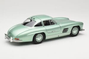 Mercedes 300 SL W198 Gullwing Light Green Metallic Minichamps 1:18 110037221 Metall — bild 3 av 8
