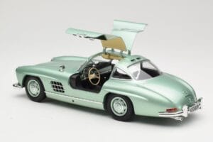 Mercedes 300 SL W198 Gullwing Light Green Metallic Minichamps 1:18 110037221 Metall — bild 5 av 8