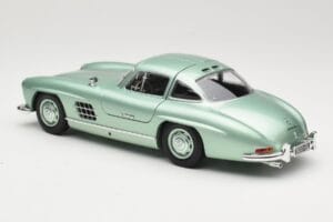 Mercedes 300 SL W198 Gullwing Light Green Metallic Minichamps 1:18 110037221 Metall — bild 7 av 8