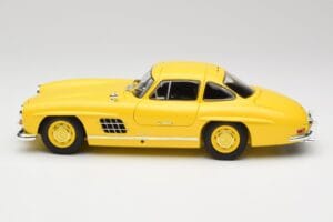 Mercedes 300 SL W198 Ljusgul Minichamps 1:18 180039009 Metall — bild 4 av 8
