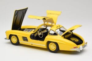Mercedes 300 SL W198 Ljusgul Minichamps 1:18 180039009 Metall — bild 5 av 8