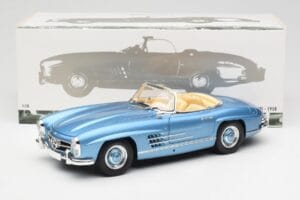 Mercedes 300 SL W198 Roadster Hardtop Light Blue Metallic Minichamps 1:18 180039042 Metall — bild 9 av 9