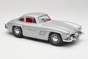Mercedes 300 SL W198 Gullwing Silver Grå Bburago 1:18 3513 Metall — bild 6 av 8