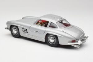 Mercedes 300 SL W198 Gullwing Silver Grå Bburago 1:18 3513 Metall — bild 7 av 8