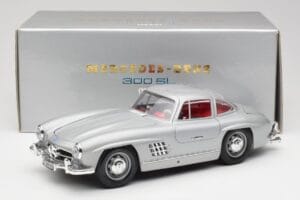 Mercedes 300 SL W198 Gullwing Silver Grå Bburago 1:18 3513 Metall — bild 8 av 8