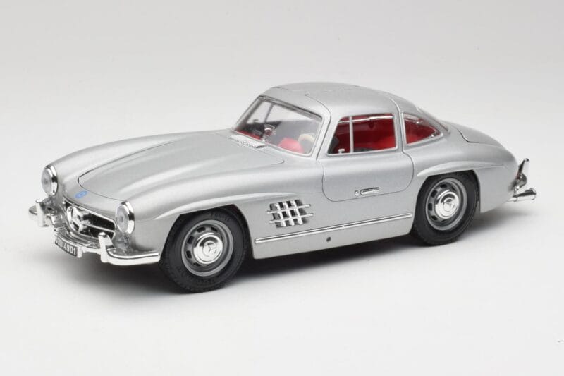 Mercedes 300 SL W198 Gullwing Silver Grå Bburago 1:18 3513 Metall