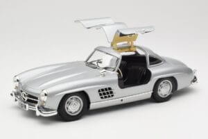 Mercedes 300 SL W198 Gullwing Silver Minichamps 1:18 110037210 Metall — bild 2 av 8