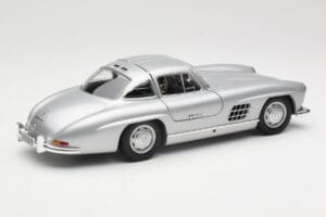 Mercedes 300 SL W198 Gullwing Silver Minichamps 1:18 110037210 Metall — bild 3 av 8