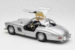 Mercedes 300 SL W198 Gullwing Silver Minichamps 1:18 110037210 Metall — bild 5 av 8