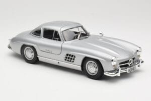 Mercedes 300 SL W198 Gullwing Silver Minichamps 1:18 110037210 Metall — bild 6 av 8