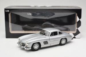 Mercedes 300 SL W198 Gullwing Silver Minichamps 1:18 110037210 Metall — bild 8 av 8