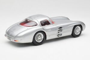 Mercedes 300 SLR Uhlenhaut Coupe Silver Maisto 1:18 536898 Metall — bild 3 av 8