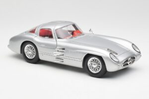 Mercedes 300 SLR Uhlenhaut Coupe Silver Maisto 1:18 536898 Metall — bild 6 av 8