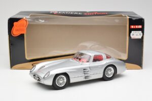 Mercedes 300 SLR Uhlenhaut Coupe Silver Maisto 1:18 536898 Metall — bild 8 av 8