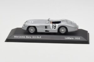 Mercedes 300 SLR #19 J.M. Fangio / S. Moss 24 Hours of Le Mans 1955 Minichamps 1:43 B66040253 Metall