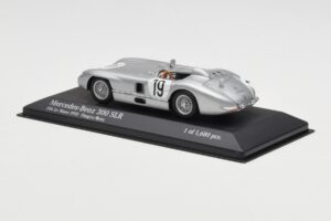 Mercedes 300 SLR #19 P. Levegh / J. Fitch 24 Hours of Le Mans 1955 Minichamps 1:43 432553000 Metall — bild 3 av 4