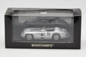 Mercedes 300 SLR #19 P. Levegh / J. Fitch 24 Hours of Le Mans 1955 Minichamps 1:43 432553000 Metall — bild 4 av 4