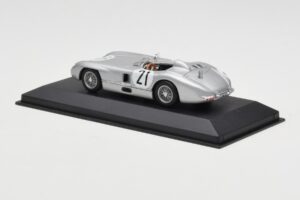 Mercedes 300 SLR #21 K. Kling / A. Simon 24 Hours of Le Mans 1955 Minichamps 1:43 432553021 Metall — bild 3 av 4