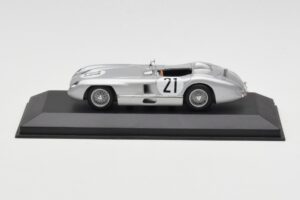 Mercedes 300 SLR #21 K. Kling / A. Simon 24 Hours of Le Mans 1955 Minichamps 1:43 432553021 Metall