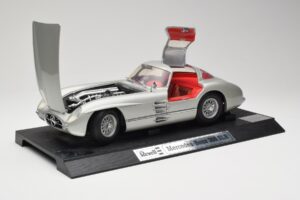 Mercedes 300 SLR Silver Revell 1:12 08851 Metall — bild 2 av 8