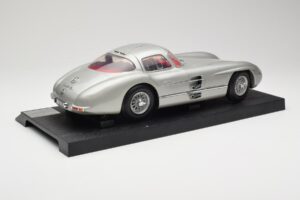 Mercedes 300 SLR Silver Revell 1:12 08851 Metall — bild 3 av 8