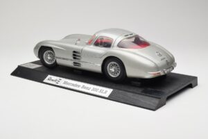 Mercedes 300 SLR Silver Revell 1:12 08851 Metall — bild 7 av 8