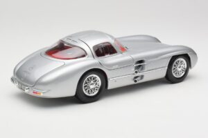 Mercedes 300 SLR Uhlenhaut Coupe Silver Maisto 1:18 36898 Metall — bild 3 av 8