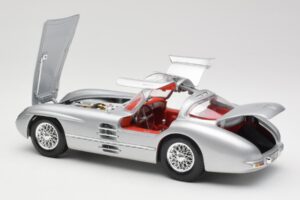 Mercedes 300 SLR Uhlenhaut Coupe Silver Maisto 1:18 36898 Metall — bild 5 av 8
