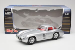 Mercedes 300 SLR Uhlenhaut Coupe Silver Maisto 1:18 36898 Metall — bild 8 av 8
