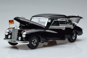 Mercedes 300 W186 Konrad Adenauer Norev 1:18 183707 Metall — bild 2 av 9
