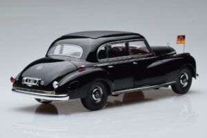 Mercedes 300 W186 Konrad Adenauer Norev 1:18 183707 Metall — bild 3 av 9