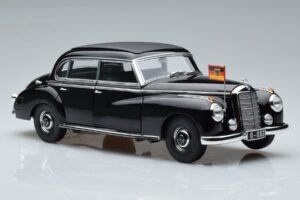 Mercedes 300 W186 Konrad Adenauer Norev 1:18 183707 Metall — bild 6 av 9