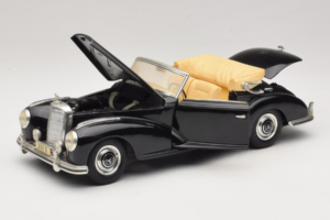 Mercedes 300S Svart Maisto 1:18 52116-P1 Metall — bild 2 av 8