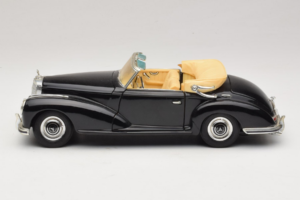 Mercedes 300S Svart Maisto 1:18 52116-P1 Metall — bild 4 av 8