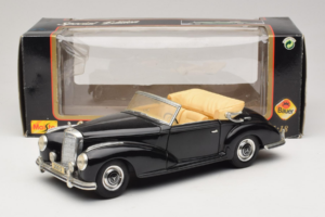 Mercedes 300S Svart Maisto 1:18 52116-P1 Metall — bild 8 av 8