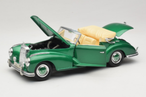 Mercedes 300S Cabriolet Green Metallic Maisto 1:18 52116 Metall — bild 2 av 7