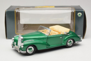 Mercedes 300S Cabriolet Green Metallic Maisto 1:18 52116 Metall — bild 7 av 7