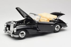 Mercedes 300SC W188 Obsidian Svart Maisto 1:18 806B Metall — bild 2 av 8