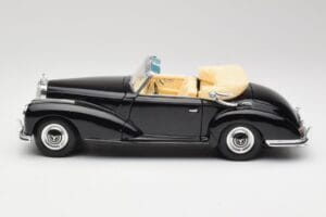 Mercedes 300SC W188 Obsidian Svart Maisto 1:18 806B Metall — bild 4 av 8