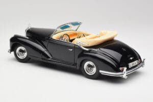 Mercedes 300SC W188 Obsidian Svart Maisto 1:18 806B Metall — bild 7 av 8