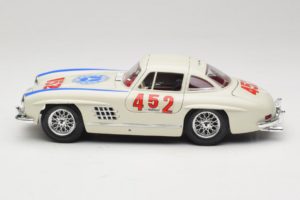 Mercedes 300SL #452 Mille Miglia 1955 Vit Bburago 1:18 3015-M2 Metall — bild 4 av 8