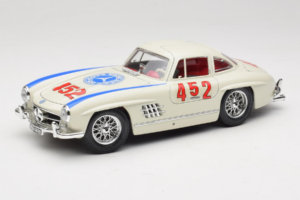 Mercedes 300SL #452 Mille Miglia 1955 Vit Bburago 1:18 3015-M2 Metall