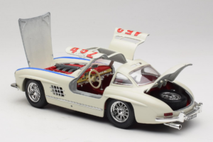 Mercedes 300SL #452 Mille Miglia 1955 Vit Bburago 1:18 3015-M2 Metall — bild 5 av 8