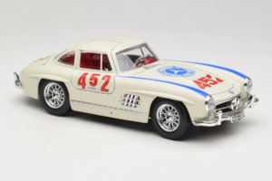 Mercedes 300SL #452 Mille Miglia 1955 Vit Bburago 1:18 3015-M2 Metall — bild 6 av 8