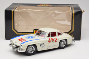 Mercedes 300SL #452 Mille Miglia 1955 Vit Bburago 1:18 3015-M2 Metall — bild 8 av 8