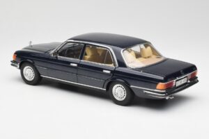 Mercedes 450 SEL 6.9 W116 Mörkblå Revell 1:18 8956 Metall — bild 7 av 8