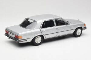 Mercedes 450 SEL 6.9 W116 Silver Revell 1:18 8955 Metall — bild 3 av 8